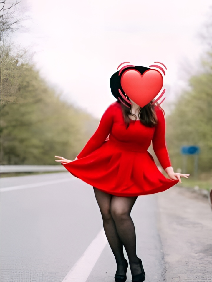 Софа привлекательная девушка из Азнакаево цена от 10000 руб