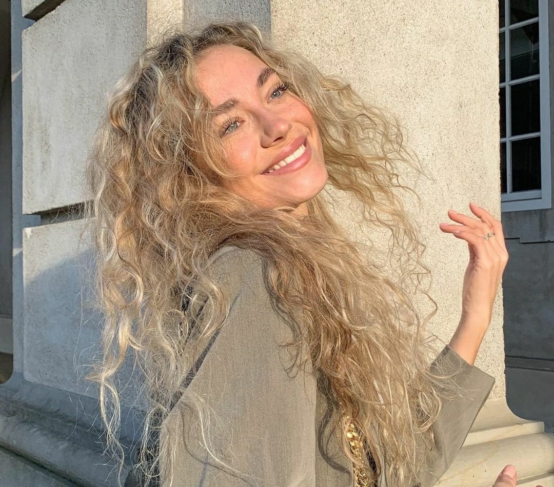 Лиза привлекательная девушка из Азнакаево цена от 3500 руб