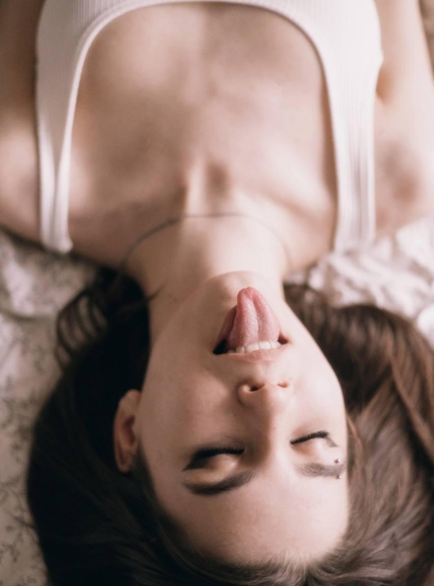 Юлия привлекательная девушка из Азнакаево цена от 6000 руб